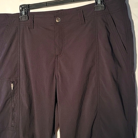 ROYAL ROBBINS Woman's Standard Fit Black Roll up Snap Capris, Size: 14 - Picture 7 of 13